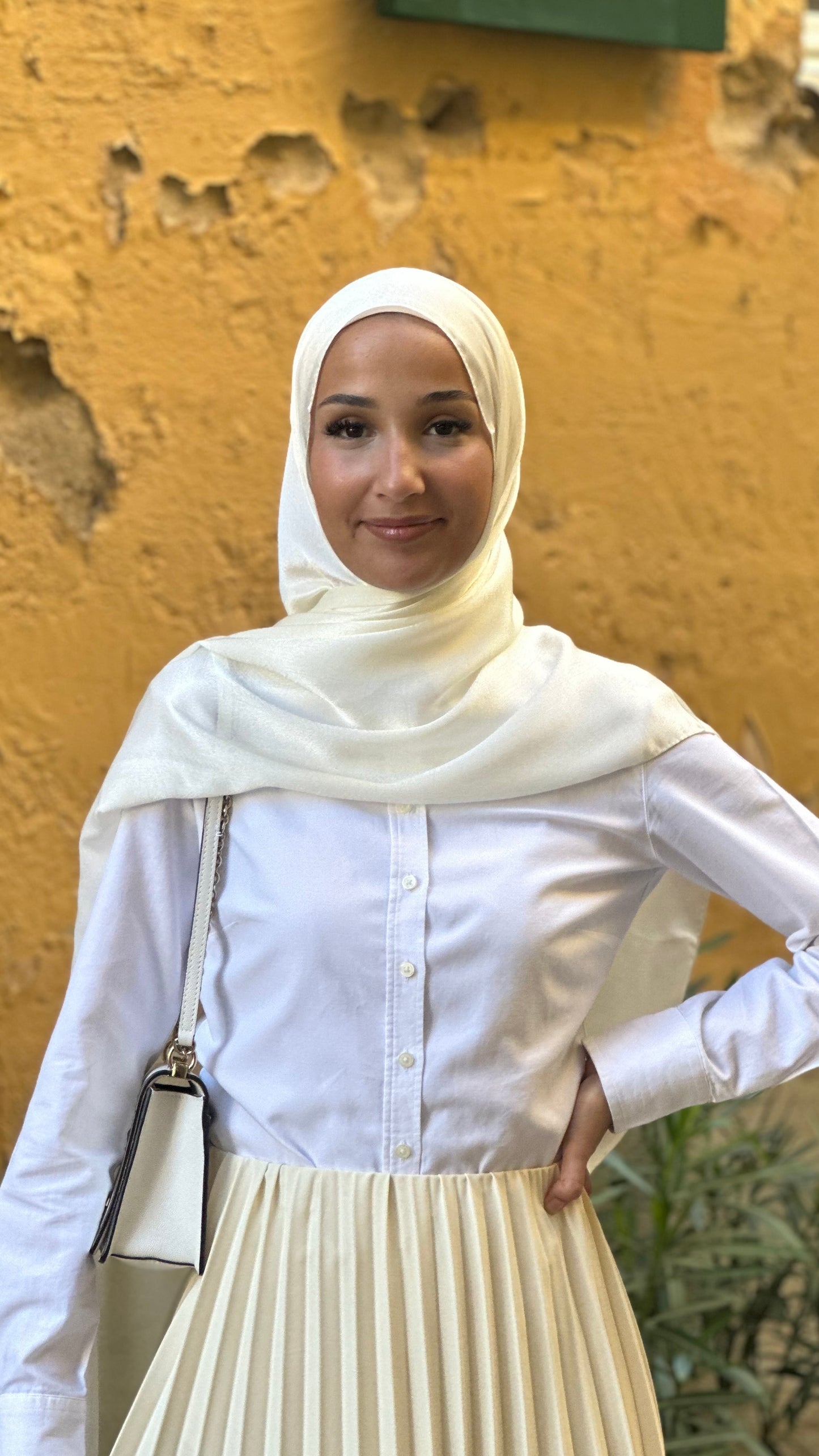 Satin light Hijab Buttergelb