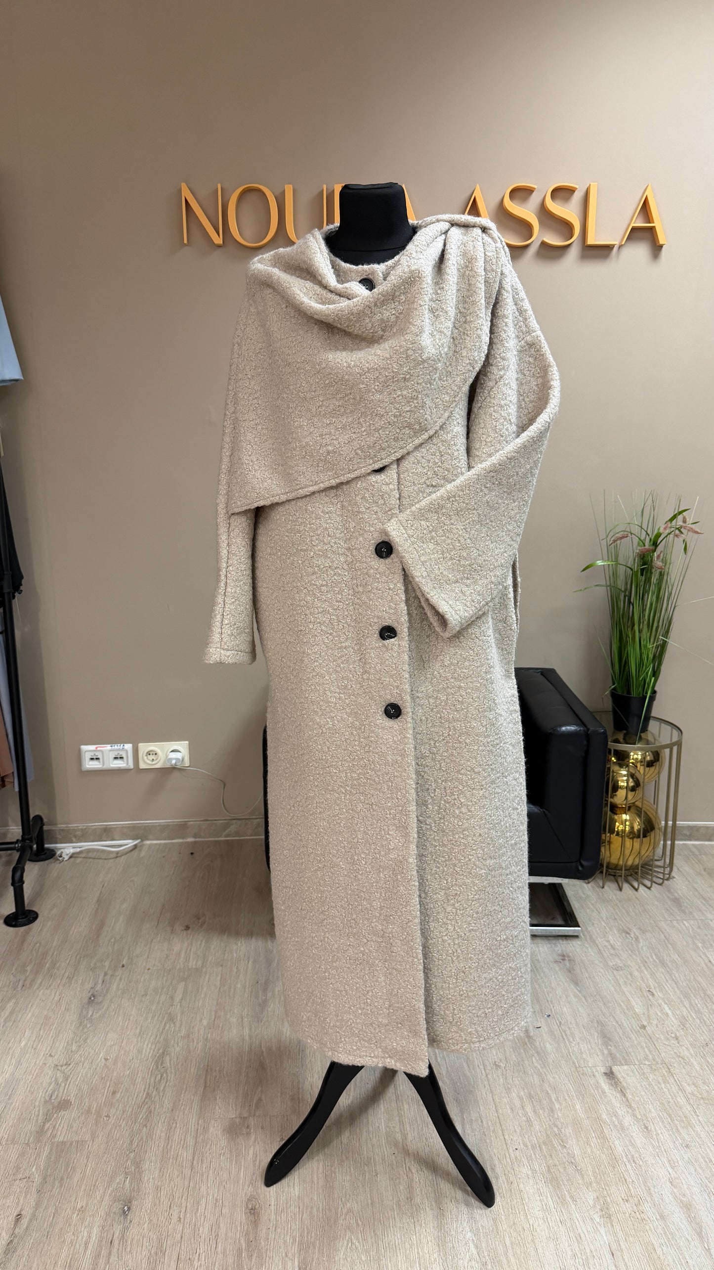 Mantel mit integriertem Schal