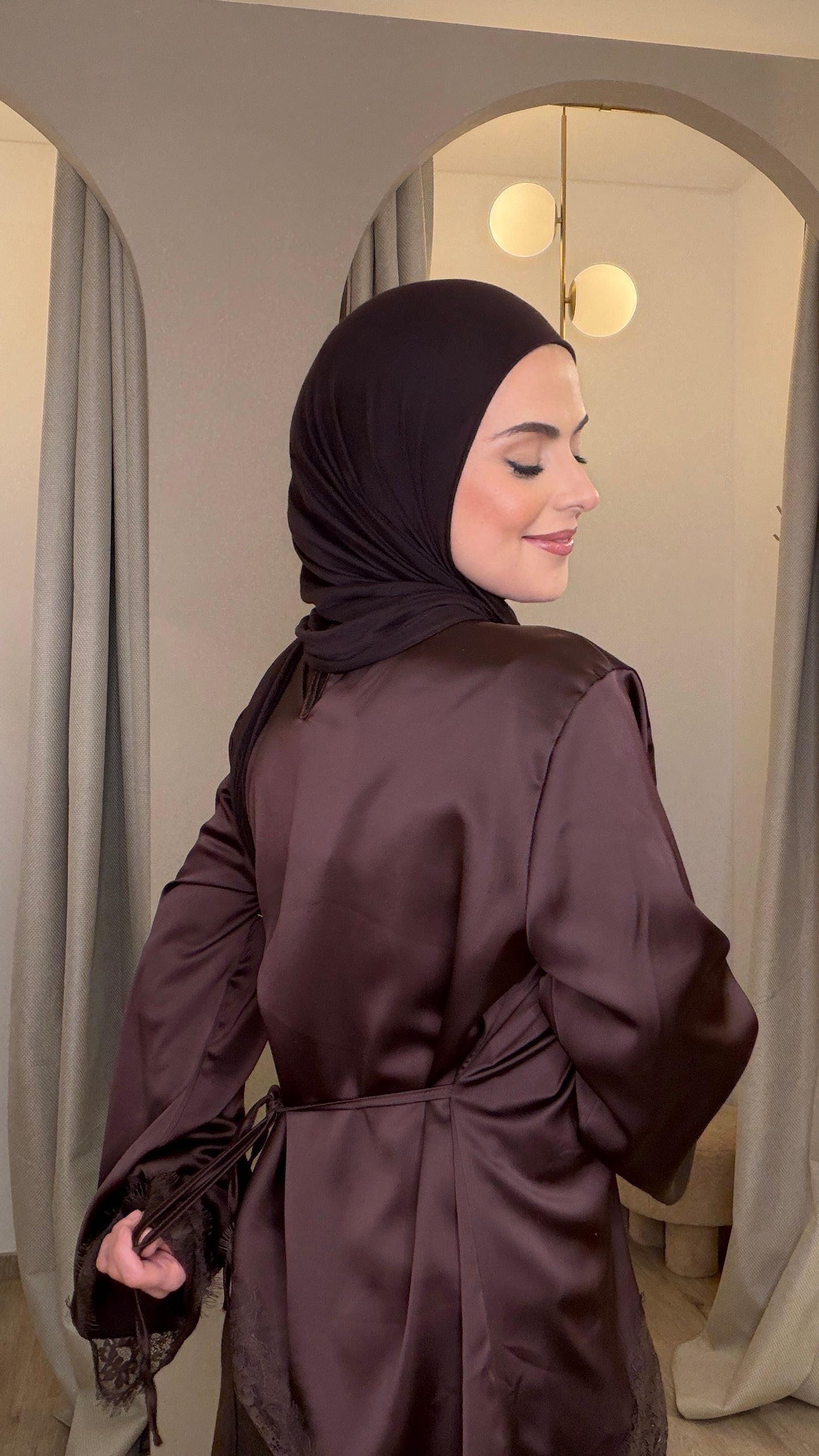 Asymmetrische Bluse mit Spitze